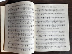 VTG – Guitar, Piano & Vocals – « 155 Songs We Love To Sing and Play » – Timeless