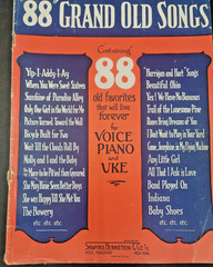 Books & Sheet Music, Popular Songs 1980s & 90s for Piano Vocal Guitar, Lot of 13