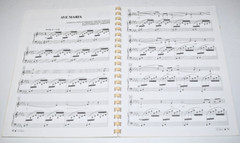 Favorite Sacred Classics for Solo Singers: 18 Classic Songs for Voice and Piano