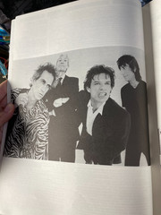 THE ROLLING STONES « BRIDGES TO BABYLON » – GUITAR/VOCAL – TABS – 128 PAGES