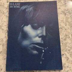 BLUE BY JONI MITCHELL 1971 SOFT COVER SONGBOOK – MUSIC/PHOTOS/LYRICS – C HANSEN