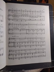 Jerome Kern Songbook Best Of Piano Guitar Voice Gold Cover 144 Pages Excellent