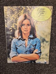 OLIVIA NEWTON-JOHN Music SONG Book 80 PAGES PHOTOS Piano Vocal Chords VTG 1975