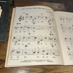 TV & Movie Themes, Easy Instant Play Songbook Organ Piano Guitar Vocal 1980