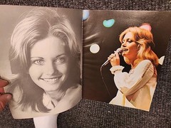 OLIVIA NEWTON-JOHN Music SONG Book 80 PAGES PHOTOS Piano Vocal Chords VTG 1975
