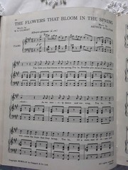 VOCAL GEMS FROM GILBERT & SULLIVAN – 1950 – 31 Pages- HARDBACK
