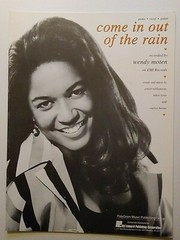 1992 Come In Out of the Rain Sheet Music Wendy Moten Photo Cover P/Vocal/G NOS