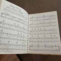 Reader&rsquo;s Digest – TREASURY OF BEST LOVED SONGS (1972) Sheet Music Book