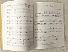 15 Low Voice Favorites Songbook w/CD Piano-Guitar-Vocal Vintage Collectible 2005