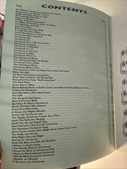 Ultimate Christmas Showstoppers Piano Vocal Guitar Chords Warner Bros Music Book