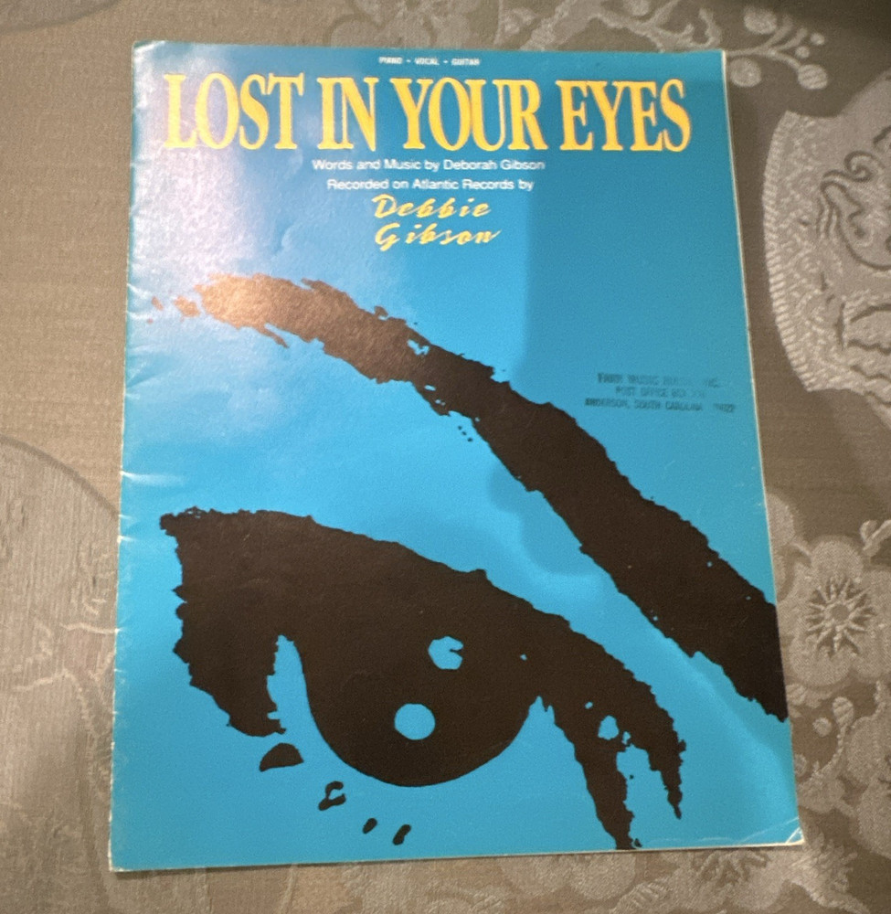 Hal Leonard Lost In Your Eyes Pop Sheet Music Piano Voice Guitar HL00490050