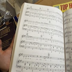 Lot of 3 Compilation Songbooks 2000’s Piano Guitar Voice Pop Rock Excellent