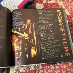 Backbeat Books Jimi Hendrix Ultimate Lyric Book Hardcover Guitar Rock Beginner