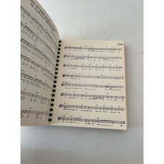 The World Famous New Musicians&rsquo; Bible Fake Book Green Spiral Bound Sheet Music