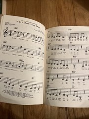 Top Hits of 1983 Sheet Music Book Vocal Piano Guitar 80s Pop Rock Clarinet