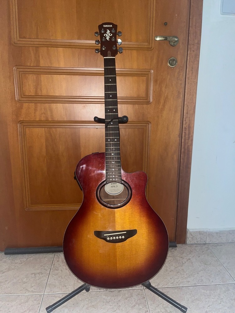 Yamaha APX-3/Acoustic/Electric/Guitar