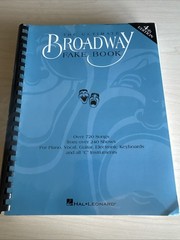 The Broadway Fake Book Piano Voice Guitar 720 Songs Music Lyrics C Instruments