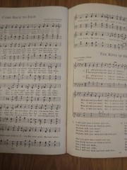 Vintage Music Book, « Songs We Sing », 1941, Paperback, 144 pages