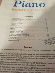 Alfred&rsquo;s Basic Piano Sheet Music Recital Book Level 3 1982 G