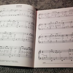 Annie Easy Piano Edition Songbook Folio MPL Hal Leonard 1982