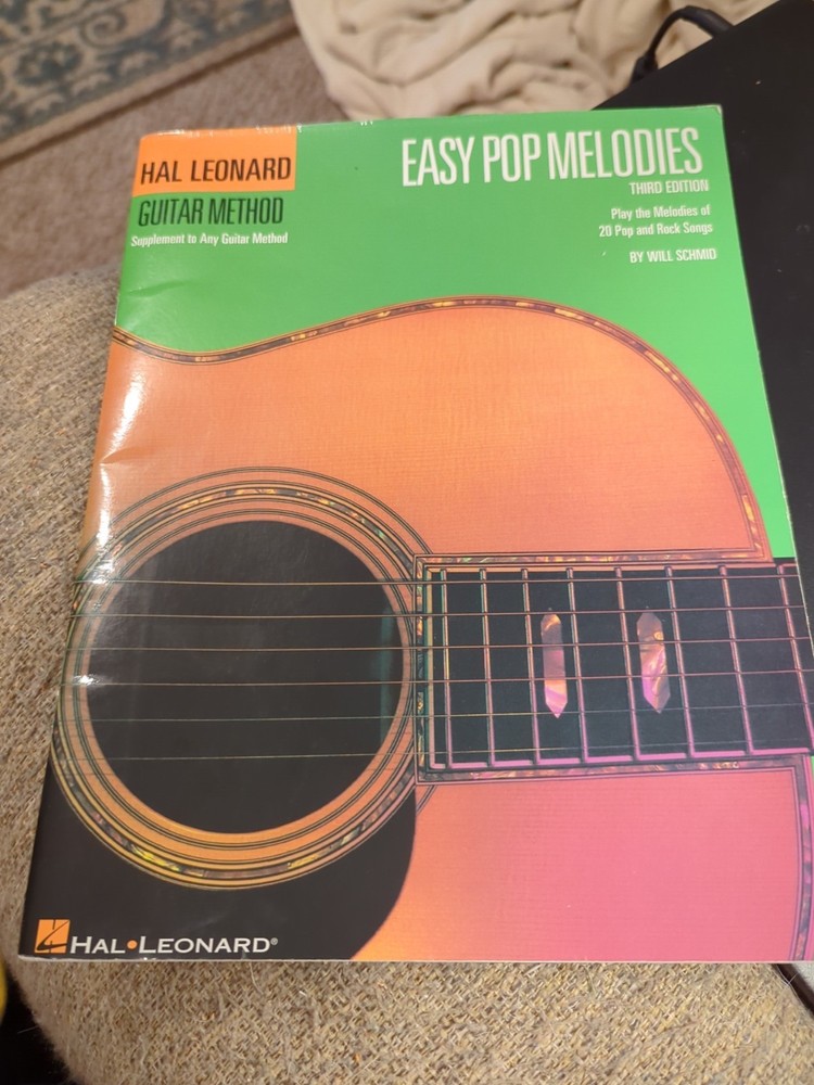 Hal Leonard Easy Pop Melodies – 2nd Edition Guitar Chord Songbook