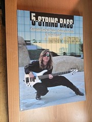 Hal Leonard 5-String Bass Complete Book of Scales, Modes and Chords