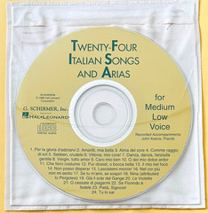 24 Italian Songs & Aria Music Book Schirmer&rsquo;s Library Medium Low Voice + CD