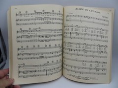 Sixty Swinging Sounds ♫ Easy Listening ♫ Songbook Piano / Vocal Sheet Music