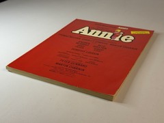Rare Annie Vocal Score 1977 Near Mint 128 Page Broadway Musical Charles Strouse
