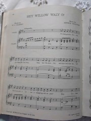 VOCAL GEMS FROM GILBERT & SULLIVAN – 1950 – 31 Pages- HARDBACK