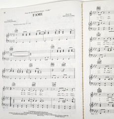 1984 Superstar PLATINUM PLUS Songbook-Piano/Vo/Gtr Pop Rock Soundtracks 74 Songs