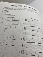 Praise and Worship for Guitar Sheet Music Easy Guitar HL000702125 TABS