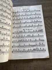 New standard 200 Songs For Ukulele 1927/1954 Sheet Music Book