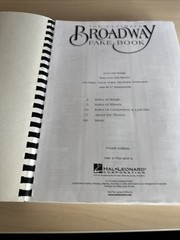 The Broadway Fake Book Piano Voice Guitar 720 Songs Music Lyrics C Instruments