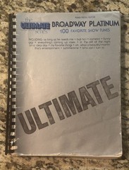 Hal Leonard 1982 – Broadway Platinum 100 Favorite Show Tunes Book