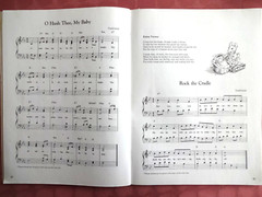 THE LULLABY BOOK Easy Piano Voice Guitar Song Book Amsco Publications 1985 VTG
