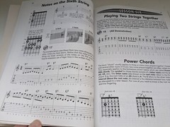 Progressive 2 Bks – Electric Guitar Peter Gelling + How To Tune Brett Duncan