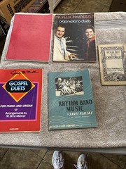 Huge Lot of 21 Organs Pianos Violin Keyboards Sheet music Books VINTAGE
