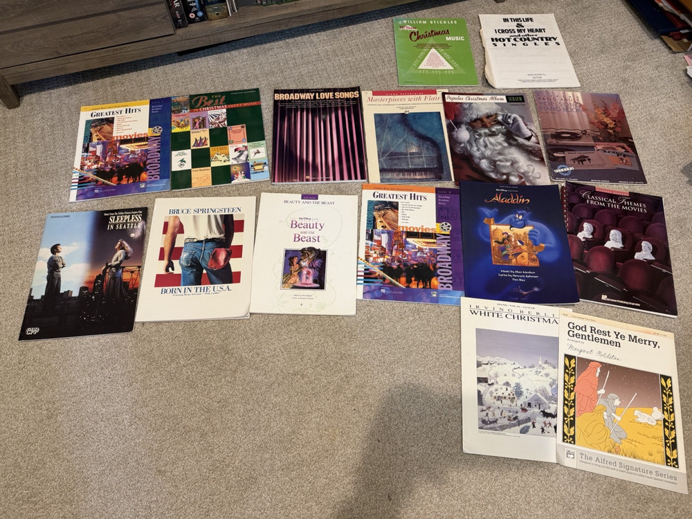 BIG LOT OF 16 PIANO SONGBOOKS SPRINGSTEEN DISNEY XMAS BROADWAY MOVIE SOUNDTRACKS