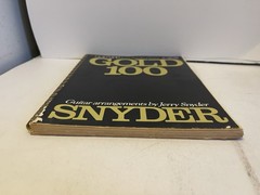 GOLD 100 JERRY SNYDER GUITAR TRADE PAPERBACK 1974 VINTAGE
