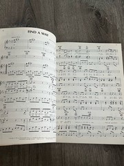 80&rsquo;s Gold Update : Piano, Vocals., Guitar, Lennon, Elton John, Hal Leonard Read