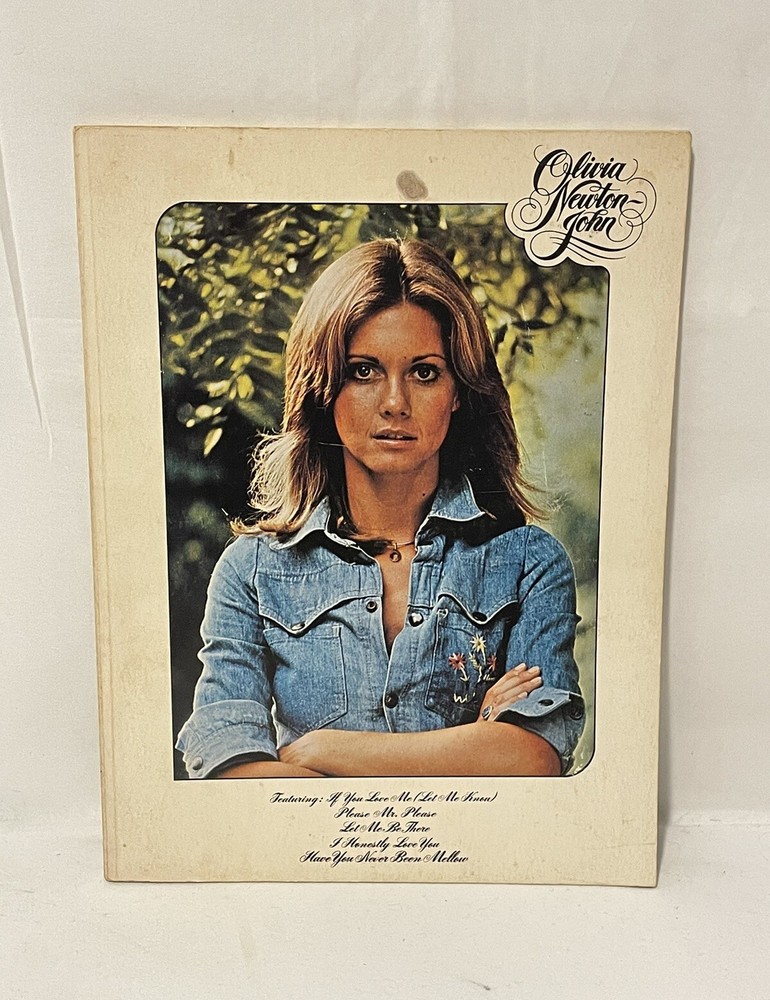 OLIVIA NEWTON-JOHN Music SONG Book 80 PAGES PHOTOS Piano Vocal Chords VTG~NICE!