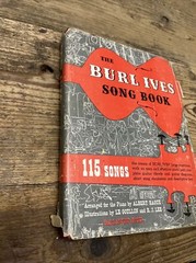 Burl Ives Songbook 115 American Songs in Historical Perspective 1953 Ballantine