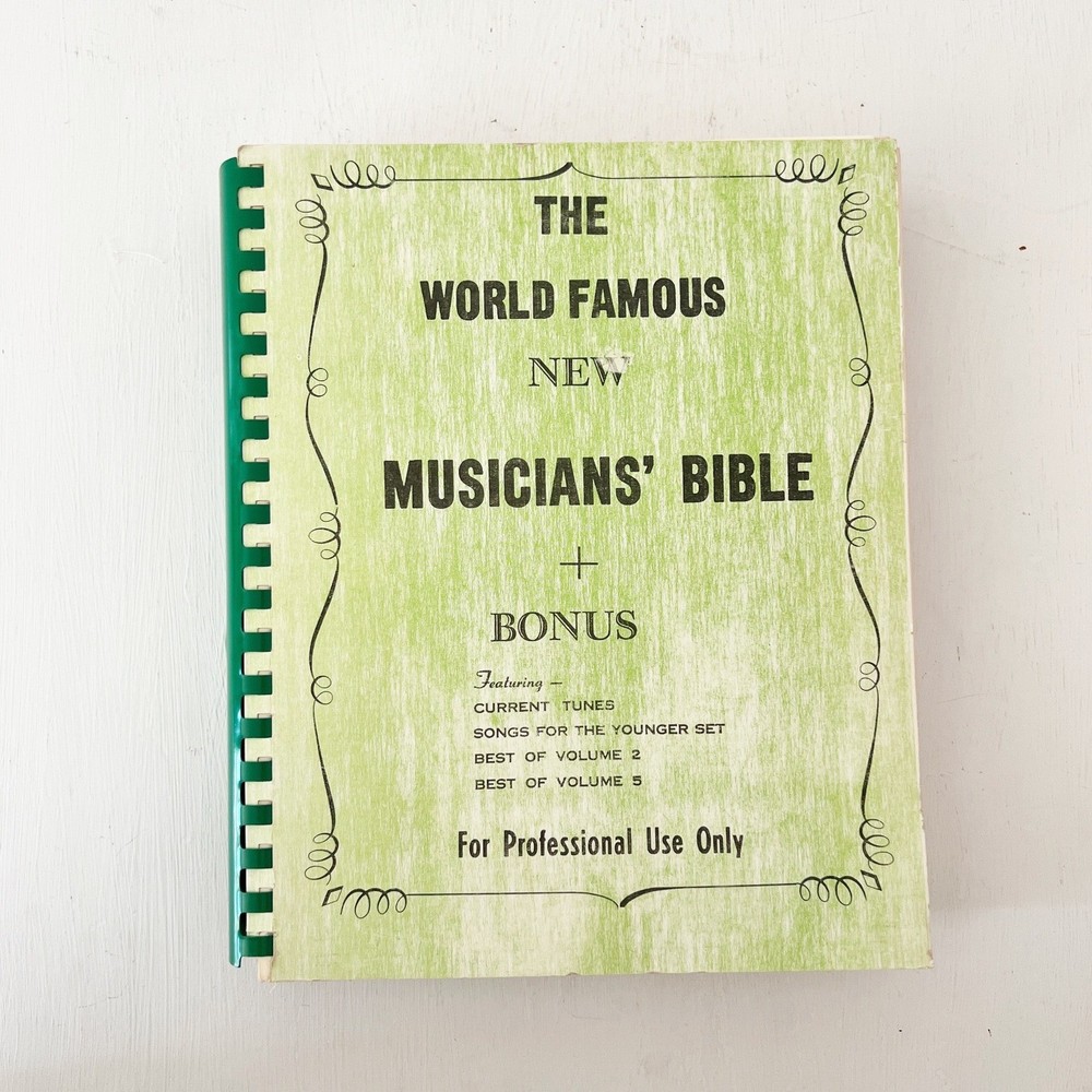 The World Famous New Musicians&rsquo; Bible Fake Book Green Spiral Bound Sheet Music