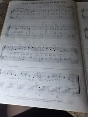 Annie Sheet Music Easy Piano Songbook from the Movie 1981 Paperback
