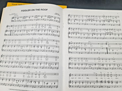 Books & Sheet Music, Popular Songs 1980s & 90s for Piano Vocal Guitar, Lot of 13
