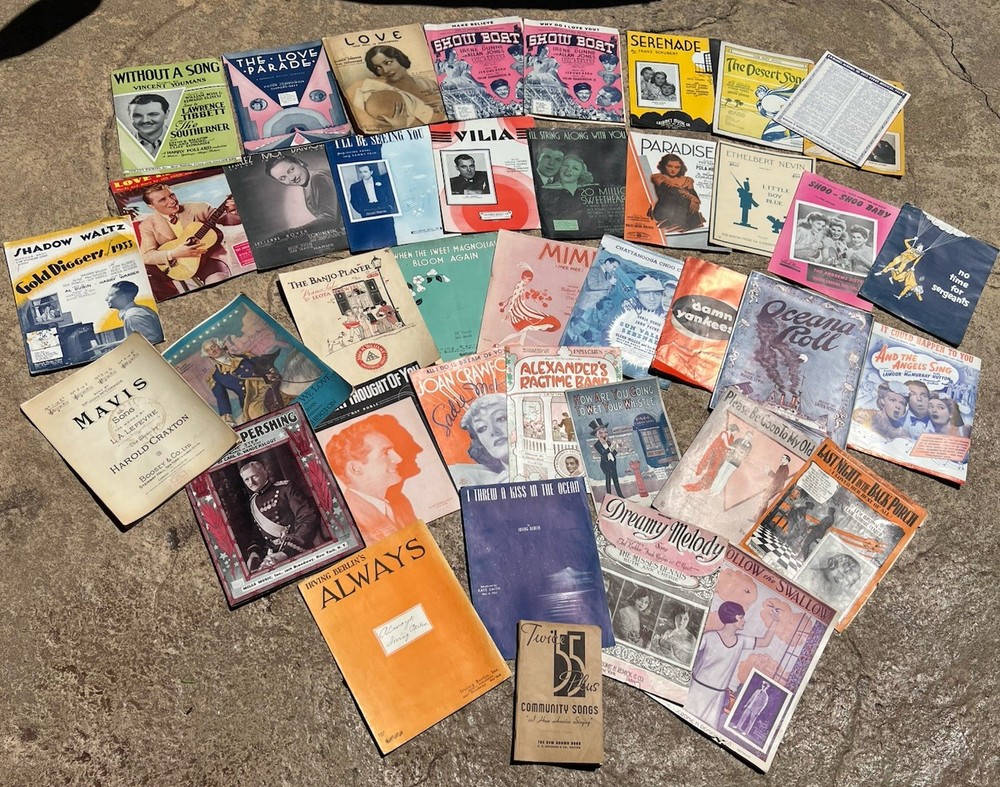 LOT OF 40 PIECES OF VINTAGE SHEET MUSIC 1920s TO 1940s