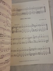 Vintage Christmas Songbook 104 Giant Christmas Songs Piano Guitar 128 Pages VG