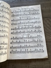 New standard 200 Songs For Ukulele 1927/1954 Sheet Music Book