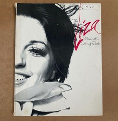 LIZA MINNELLI Songbook Piano Guitar Vocal Photos Sheet Music